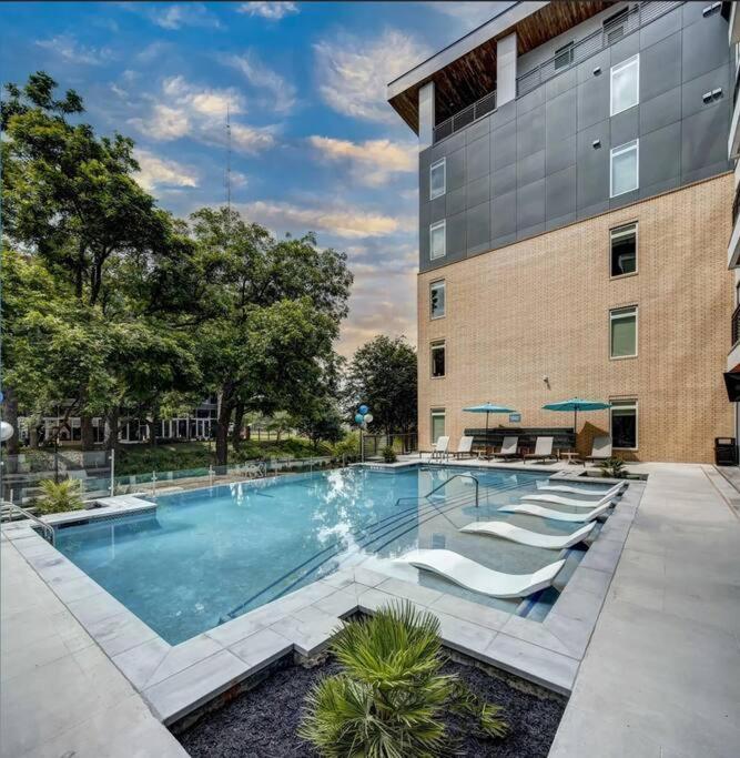 Beautiful Riverwalk Apt With Full Amenities, King Bed & Free Parking San Antonio Exterior foto